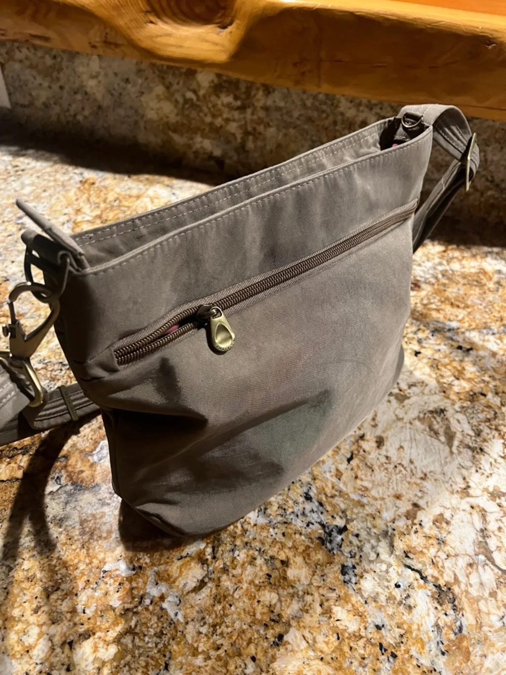 Travelon Men's Black and Silver Zipper Pull Crossbody Bag